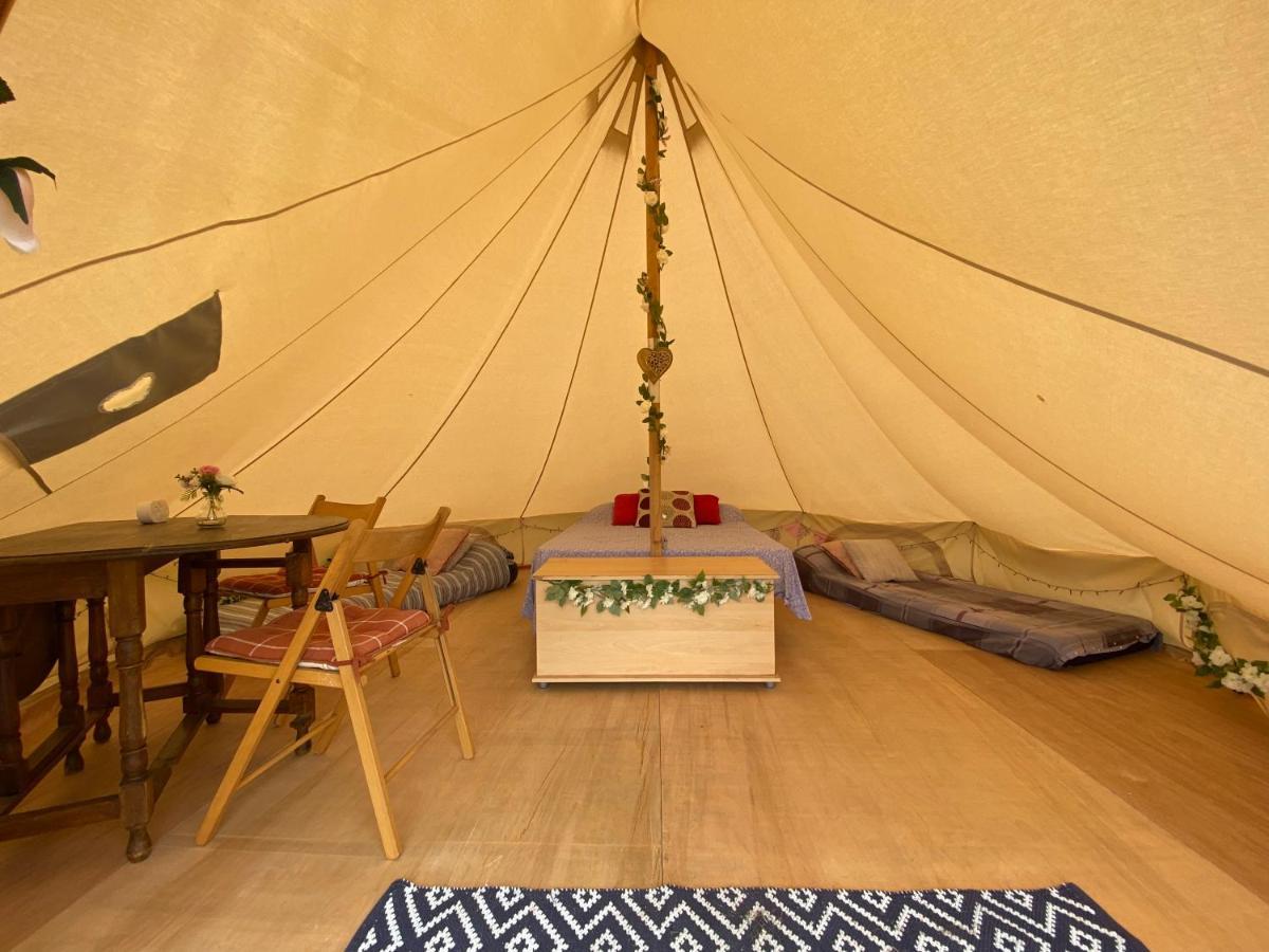 Honey Pod Farm Bell Tents 업튼 어픈 세븐 외부 사진